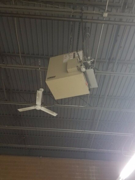 More Photos Of 70 Hillside Dr, Drums Flex For Lease