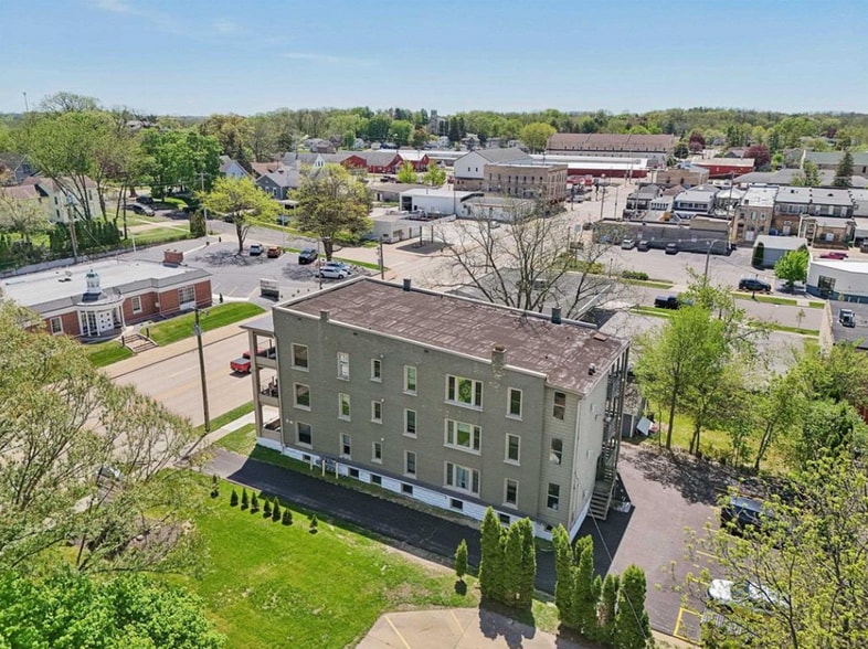 More Photos Of 108 N Main St, Edgerton Apartments For Sale