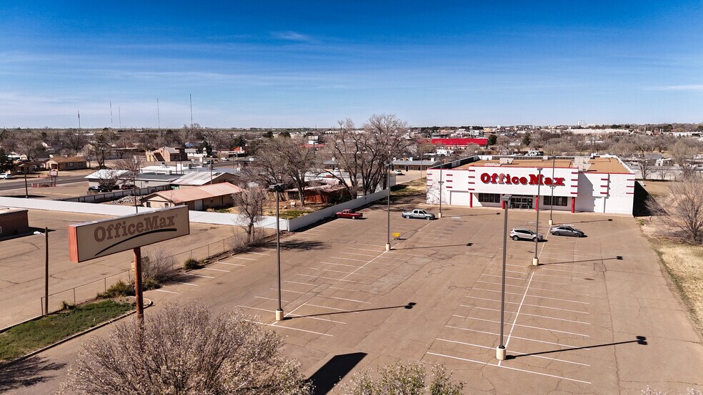 More Photos Of 900 E Manana Blvd, Clovis General Retail For Sale