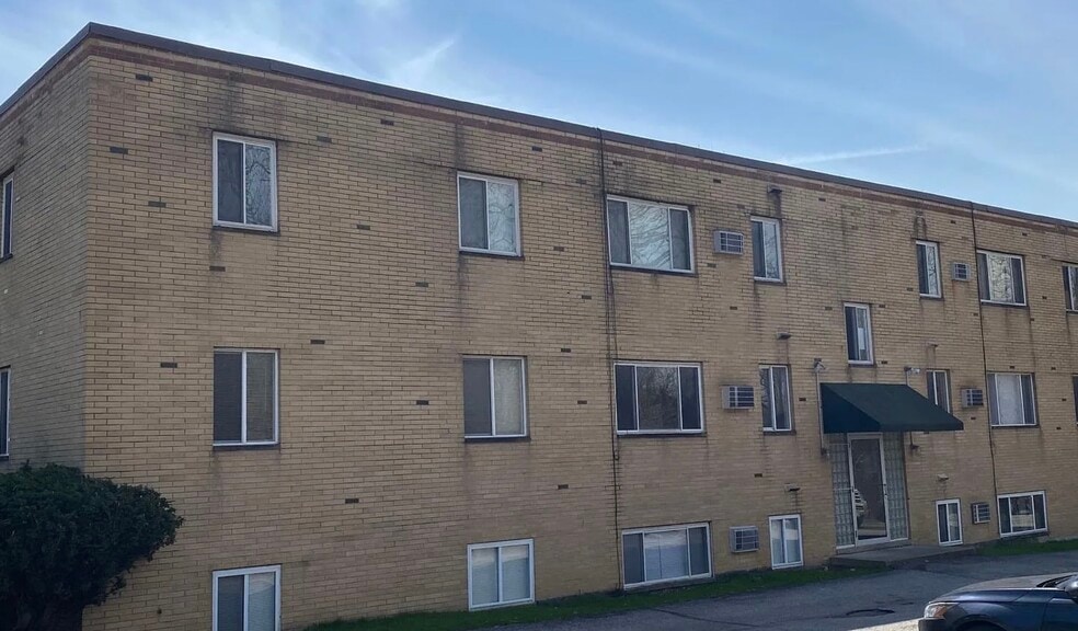 More Photos Of 191 Center Rd, Bedford Apartments For Sale