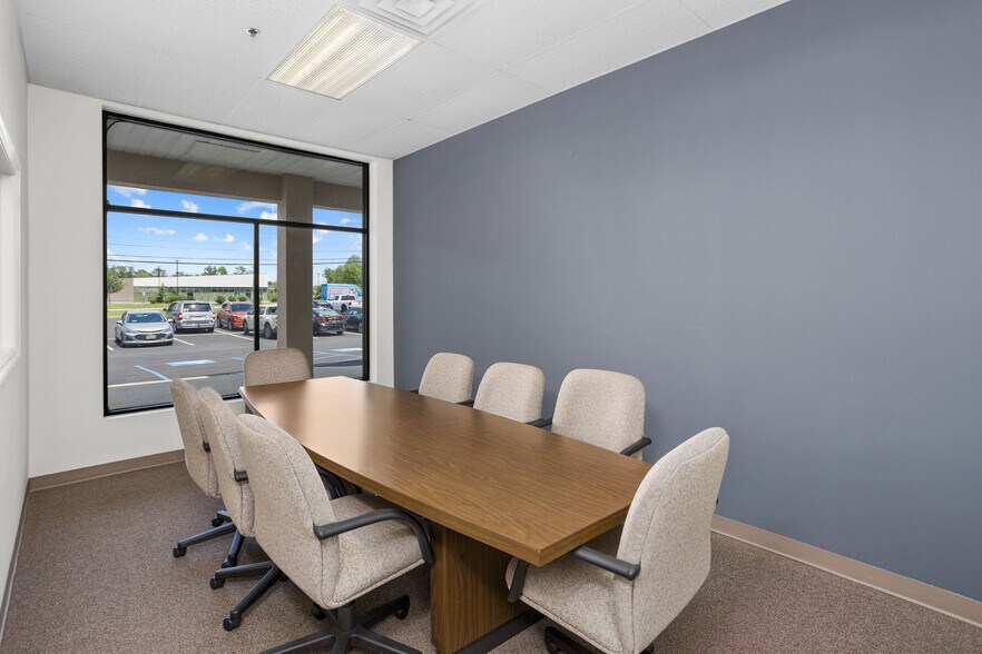 More Photos Of 1702 Mount Holly Rd, Burlington Freestanding For Lease