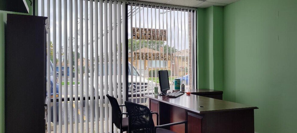 More Photos Of 5680 S Archer Ave, Chicago Loft Creative Space For Lease