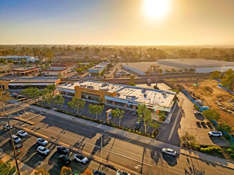 Primary Photo Of 2351-2381 Vineyard Ave, Oxnard General Retail For Lease