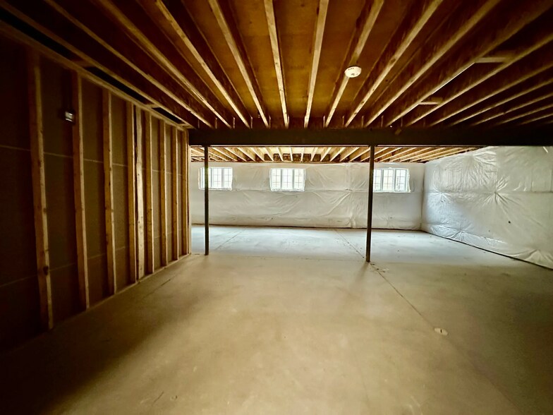 More Photos Of 402 Fox Gln, Barrington Medical For Lease