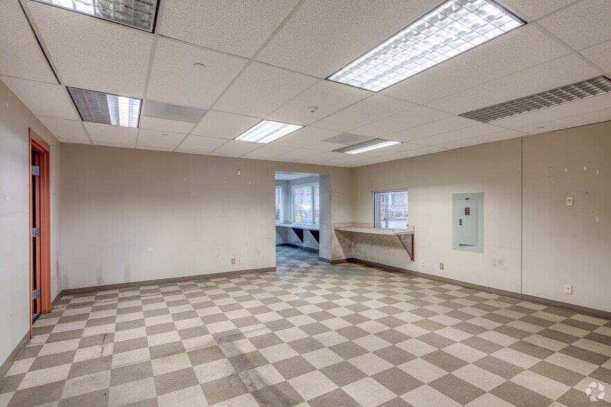 More Photos Of 521 McCormick Dr, Glen Burnie Industrial For Sale