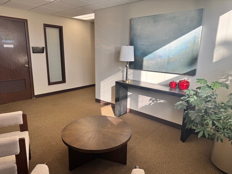 More Photos Of 800 W Central Rd, Mount Prospect Unknown For Lease