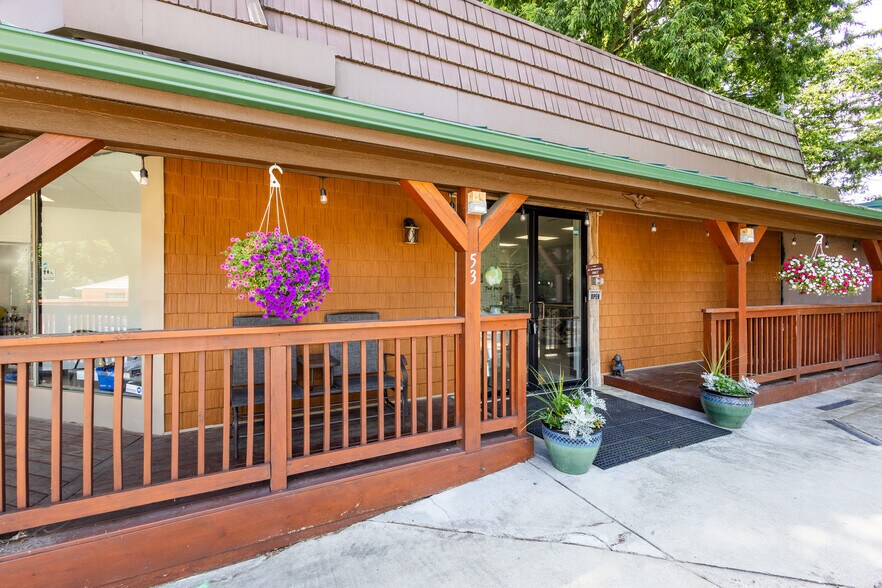 More Photos Of 53 E Market St, Germantown Restaurant For Sale