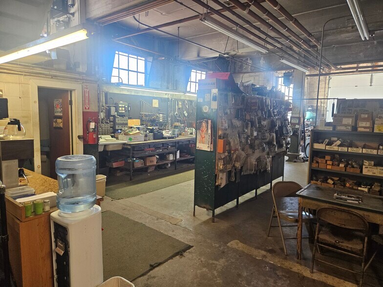 More Photos Of 173 Water St, Bridgeton Warehouse For Sale