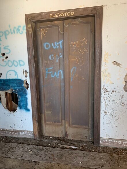 More Photos Of 202 E Main St, Henderson Loft Creative Space For Sale