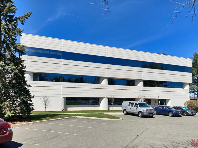 More Photos Of 200 Day Hill Rd, Windsor Office For Lease