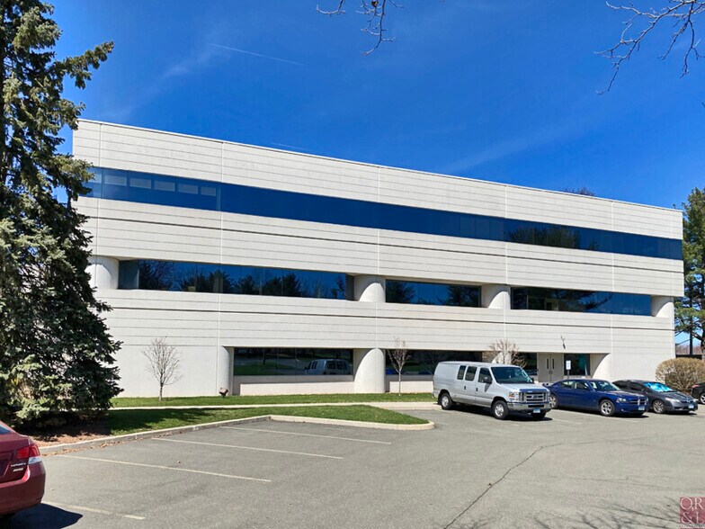 More Photos Of 200 Day Hill Rd, Windsor Office For Lease
