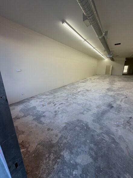 More Photos Of 1137-1149 W Avenue I, Lancaster Storefront Retail Office For Lease