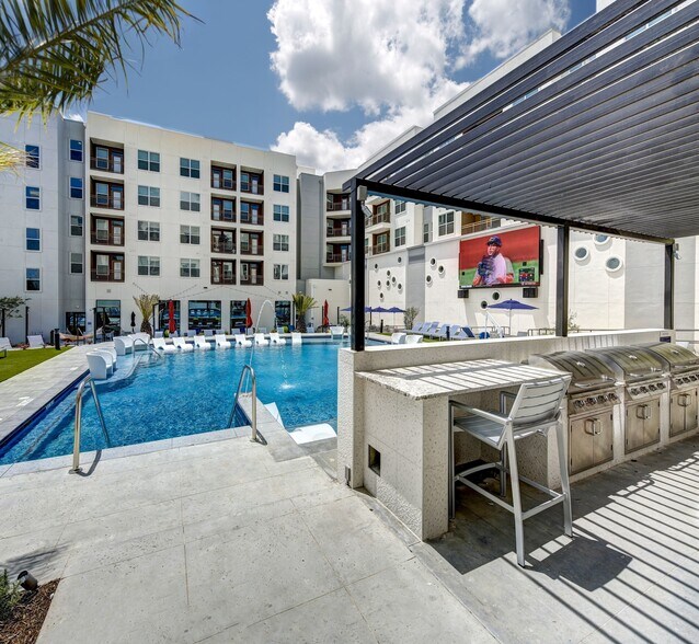 More Photos Of 200 Springtown Way, San Marcos Apartments For Lease