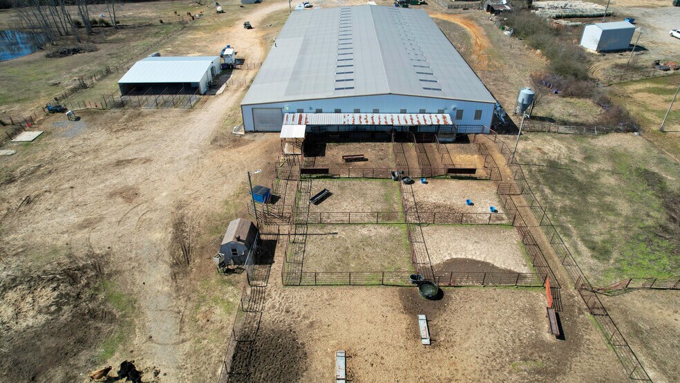 More Photos Of 99 Stacks Dr, Damascus Horse Stables For Sale