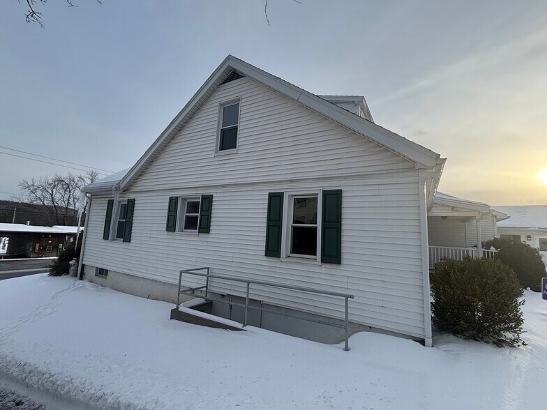 More Photos Of 845 Water St, Northumberland Medical For Sale
