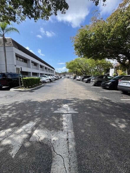 More Photos Of 8600 SW 92nd St, Miami Medical For Sale