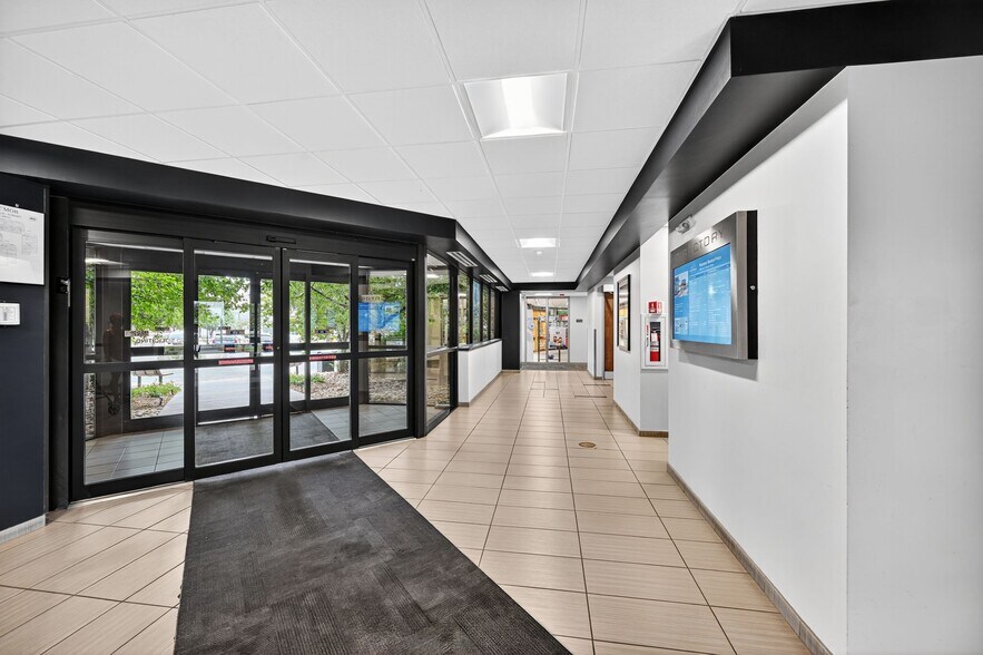 More Photos Of 1550 S Potomac St, Aurora Medical For Lease