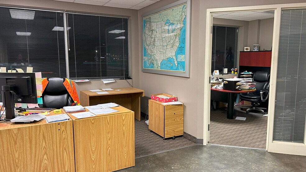 More Photos Of 65 Lowson Cres, Winnipeg Warehouse For Lease