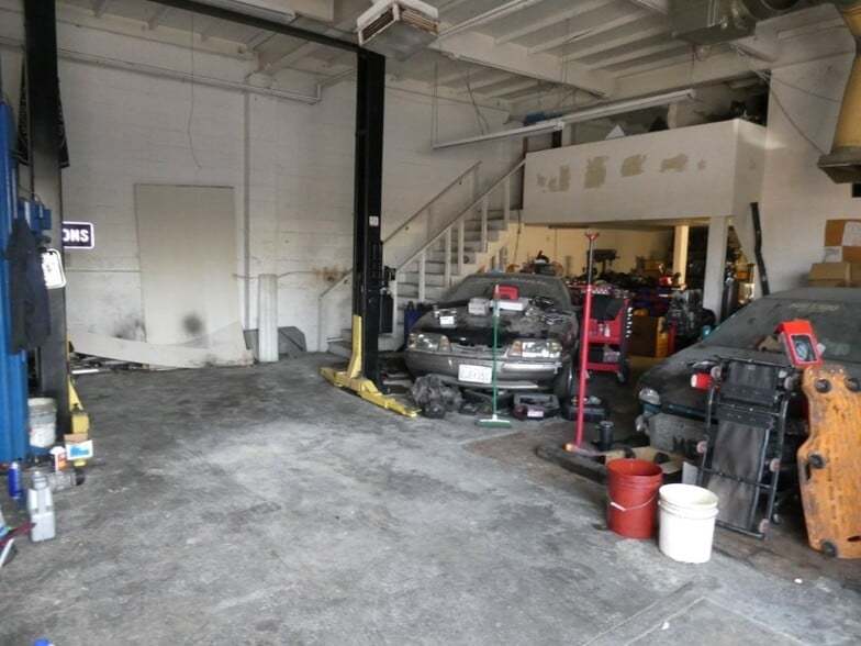 More Photos Of 1501 Celis St, San Fernando Auto Repair For Sale