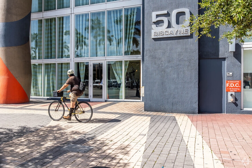 More Photos Of 50 Biscayne Blvd, Miami Apartments For Lease