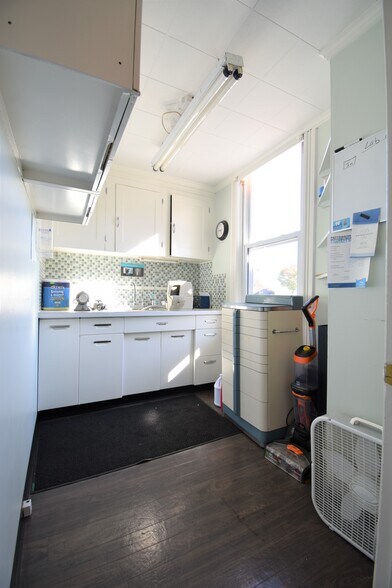 More Photos Of 281 Main St, Greenville Office For Sale