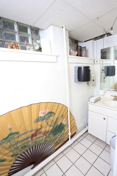 More Photos Of 1205 Elm St, Youngstown Religious Facility For Sale