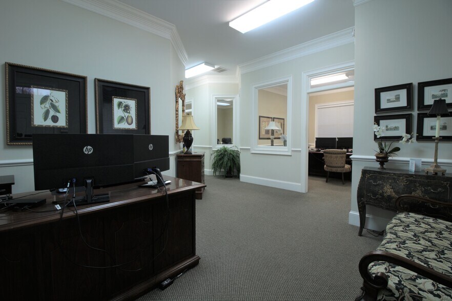 More Photos Of 3535 Roswell Rd, Marietta Office Residential For Lease