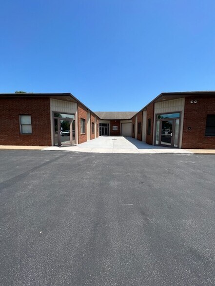 More Photos Of 618 Cepi Dr, Chesterfield Office For Lease