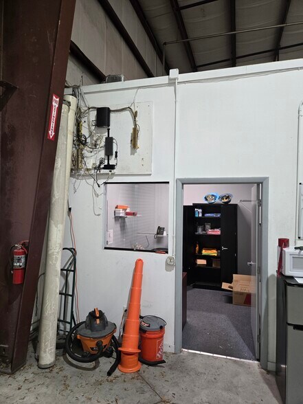 More Photos Of 1260 American Way, Longwood Warehouse For Lease