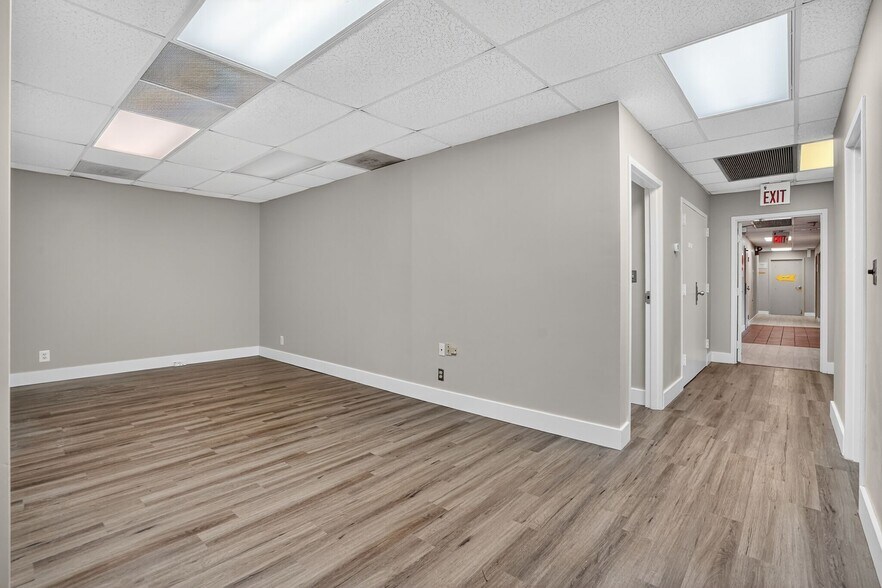 More Photos Of 2050 Old Bridge Rd, Woodbridge Medical For Sale