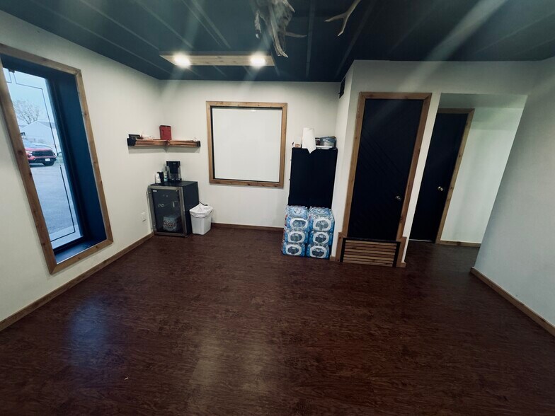 More Photos Of 1207 Alcock St, Pampa Flex For Sale