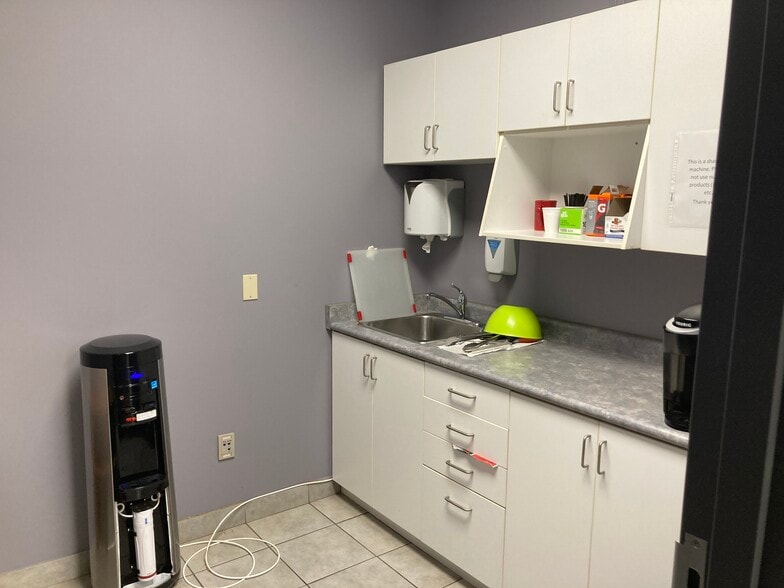 More Photos Of 100 Harry Walker Pky, Newmarket Warehouse For Sale