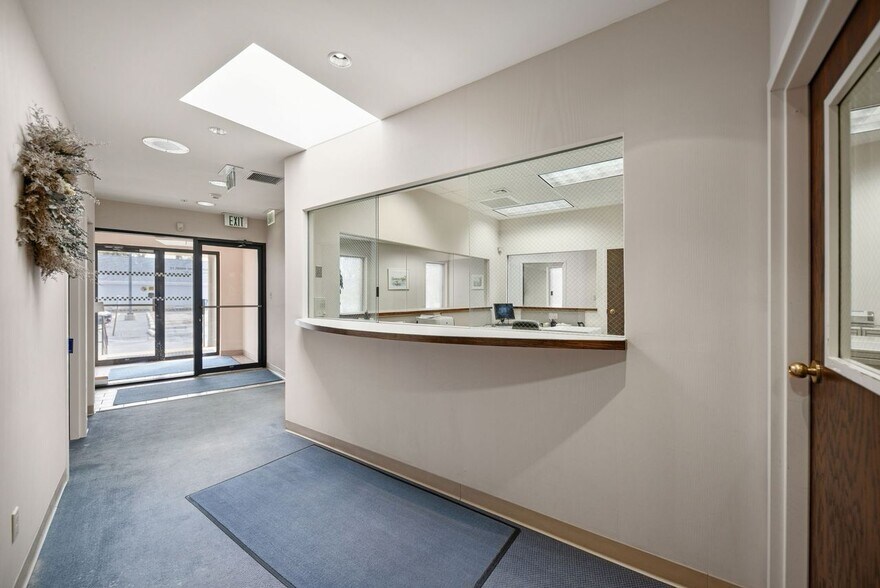 More Photos Of 2814 Franklin St, Michigan City Office For Sale