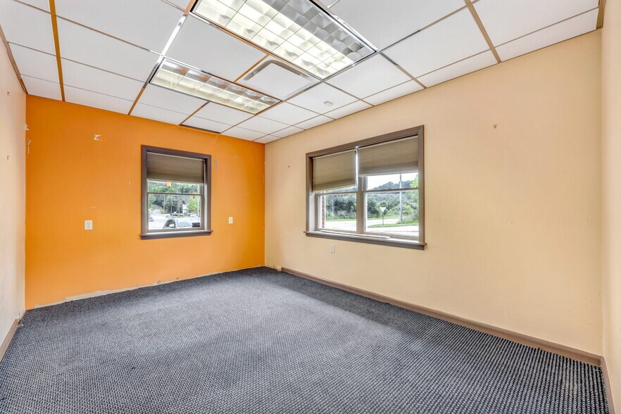 More Photos Of 203 Hershinger Rd, Coraopolis Office For Sale