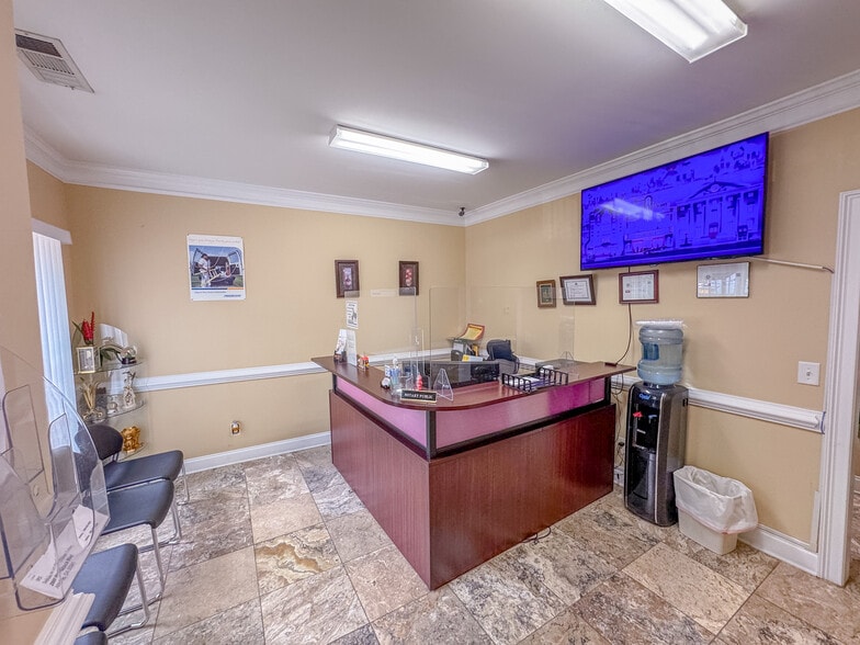 More Photos Of 1040 Indian Trail Lilburn Rd, Lilburn Office For Lease