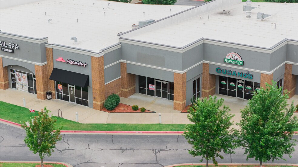 More Photos Of 1267 N Steamboat Dr, Fayetteville Unknown For Lease