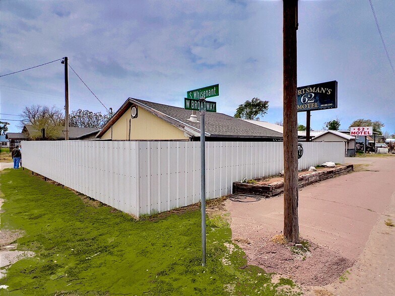 More Photos Of 413 W Broadway St, Hollis Hotel For Sale