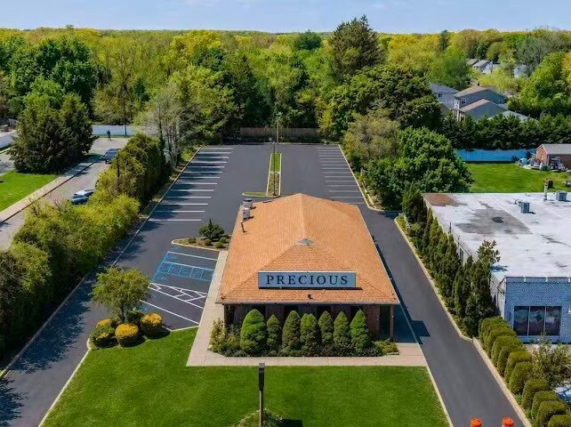 More Photos Of 504 Larkfield Rd, East Northport Restaurant For Lease
