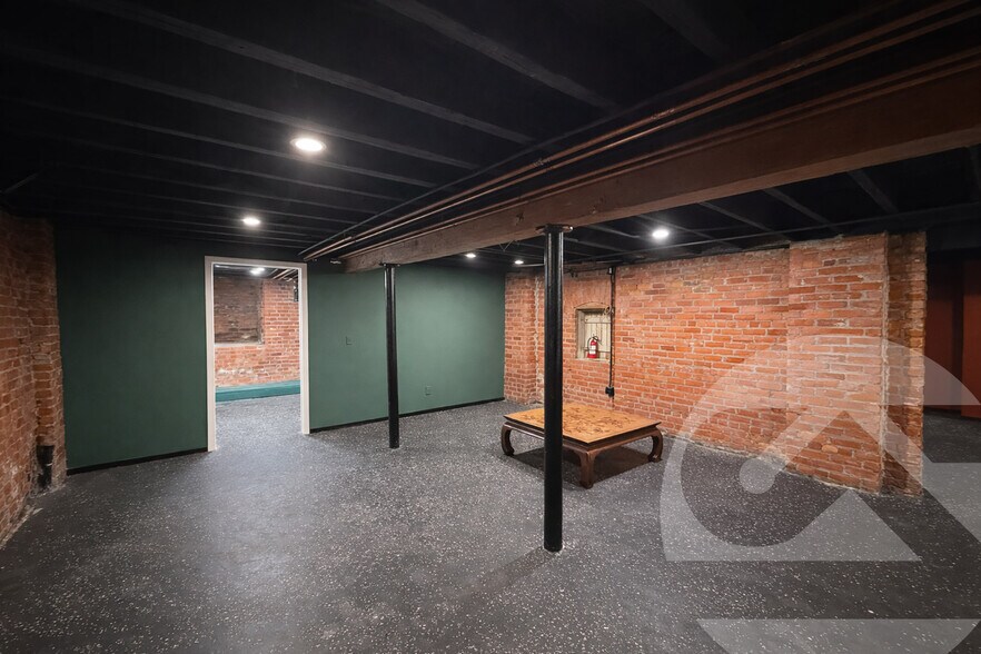 More Photos Of 1440-1446 Michigan Ave, Detroit Bar For Lease