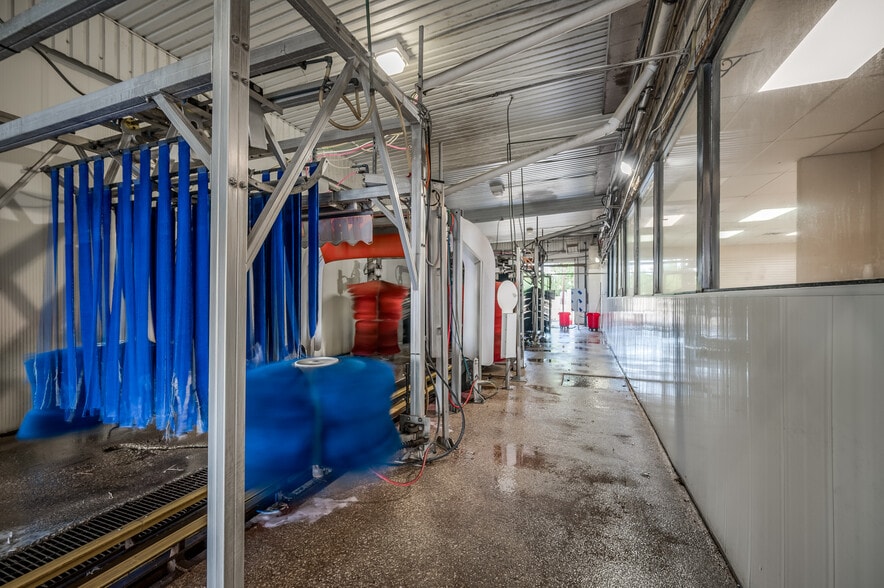 More Photos Of 311 S Timberland Dr, Lufkin Carwash For Sale