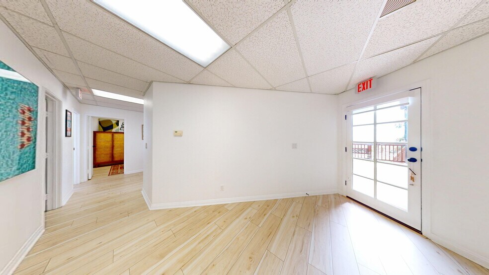 More Photos Of 105 Avenida De La Estrella, San Clemente Office For Sale