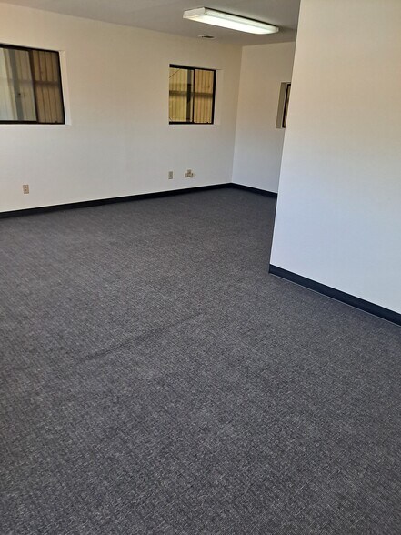 More Photos Of 1126 E Lincoln St, Banning Manufacturing For Lease