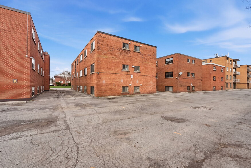 More Photos Of 1254 Fennell Ave E, Hamilton Apartments For Sale