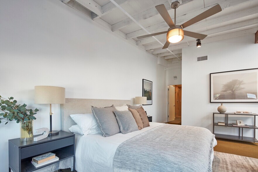 More Photos Of 2100 Abbot Kinney Blvd, Venice Office For Lease