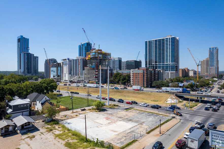 Primary Photo Of 901 E Cesar Chavez St, Austin Freestanding For Lease