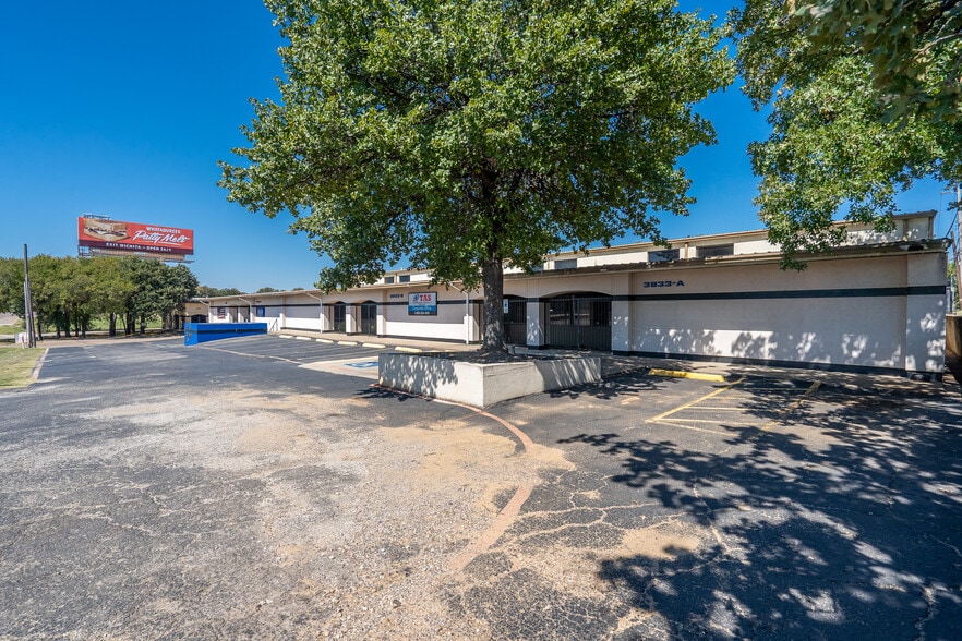 More Photos Of 3933 California Pky E, Fort Worth Unknown For Lease