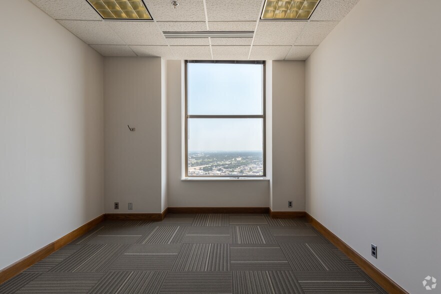 Photo of 28th Floor Ste 2850