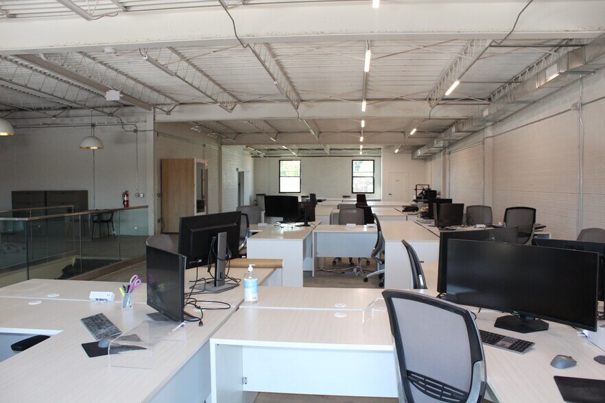 More Photos Of 117 W Main St, Coldwater Office For Lease