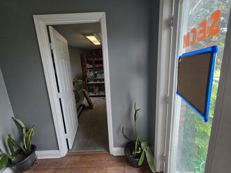 More Photos Of 3001 Jean Lafitte Pky, Chalmette Light Distribution For Sale