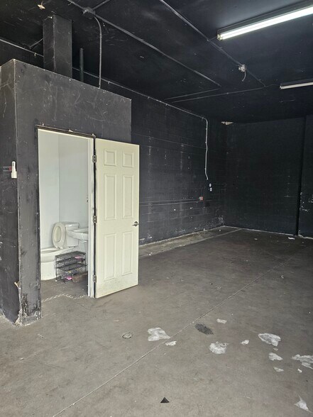 More Photos Of 6723 Reseda Blvd, Reseda Auto Repair For Lease